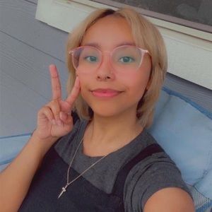 Meet your Posher, Idalia